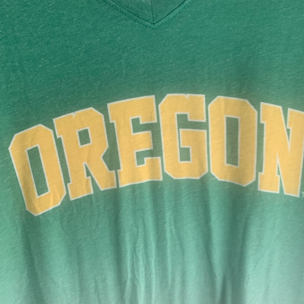 University of Oregon women’s T-shirt - Picture 5 of 5